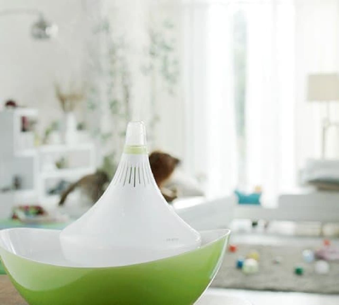 Clean humidifier that floats on water