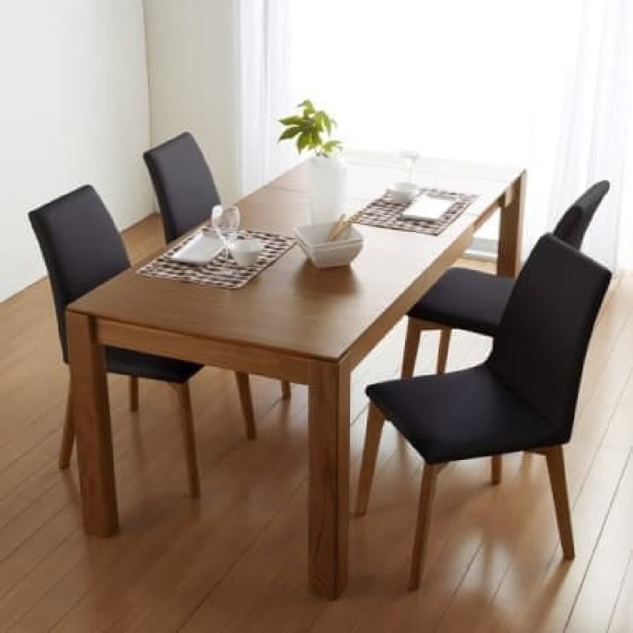 A dining table with a soft and gentle impression