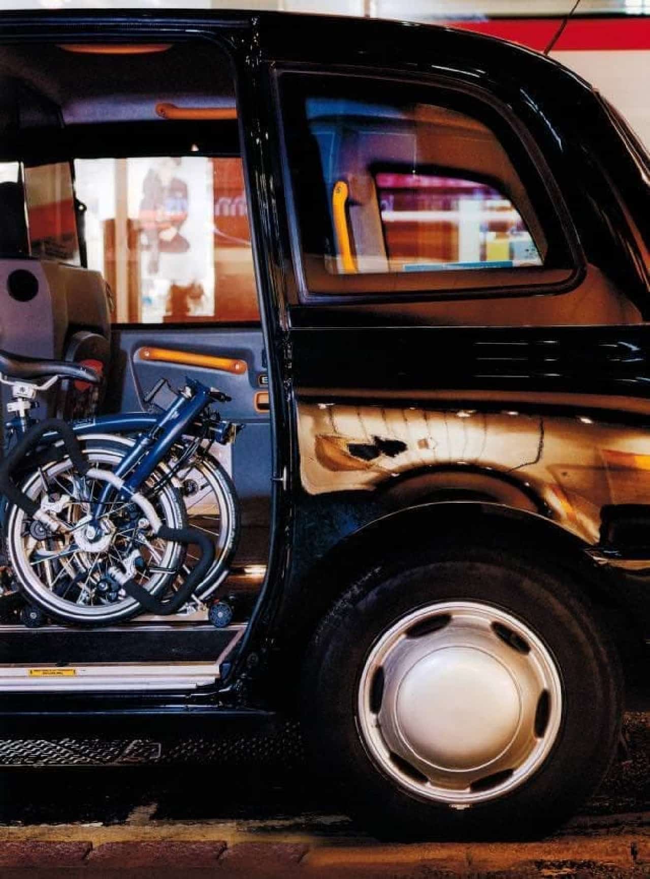 In such a case, "BROMPTON" can be placed in the back seat of a taxi.