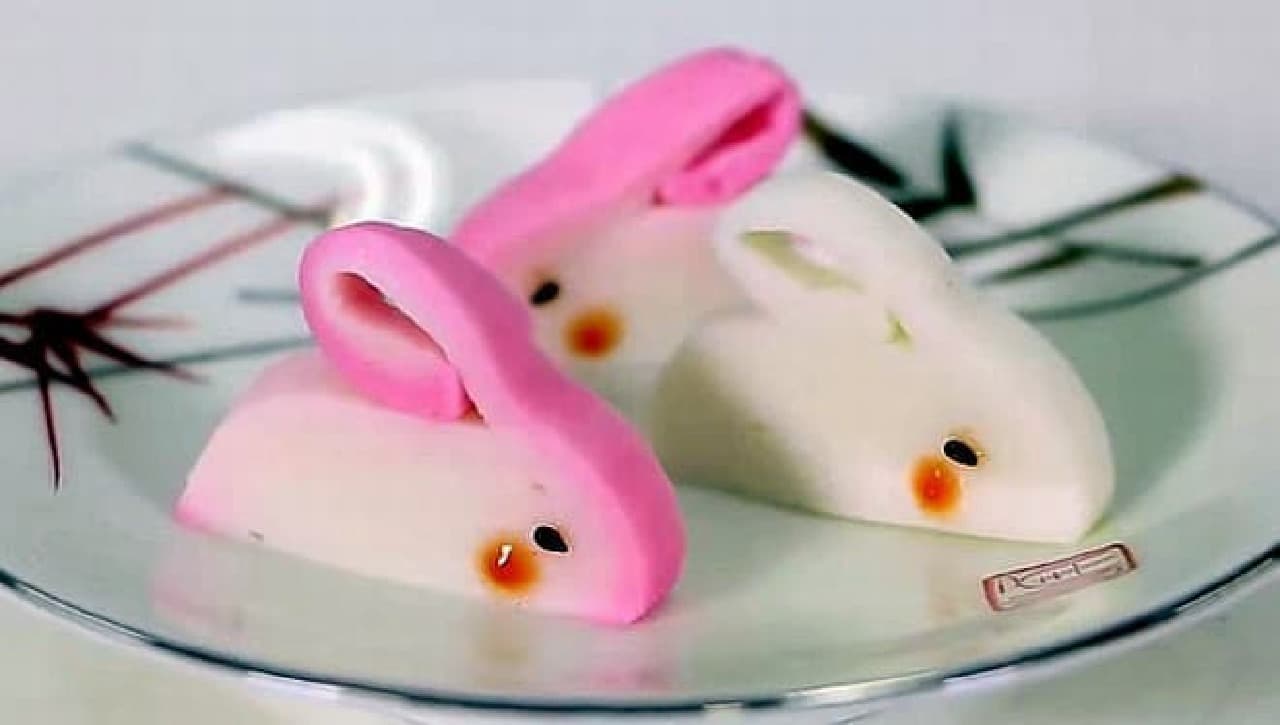 Example of trimming with a petty knife 1: Rabbit with kamaboko