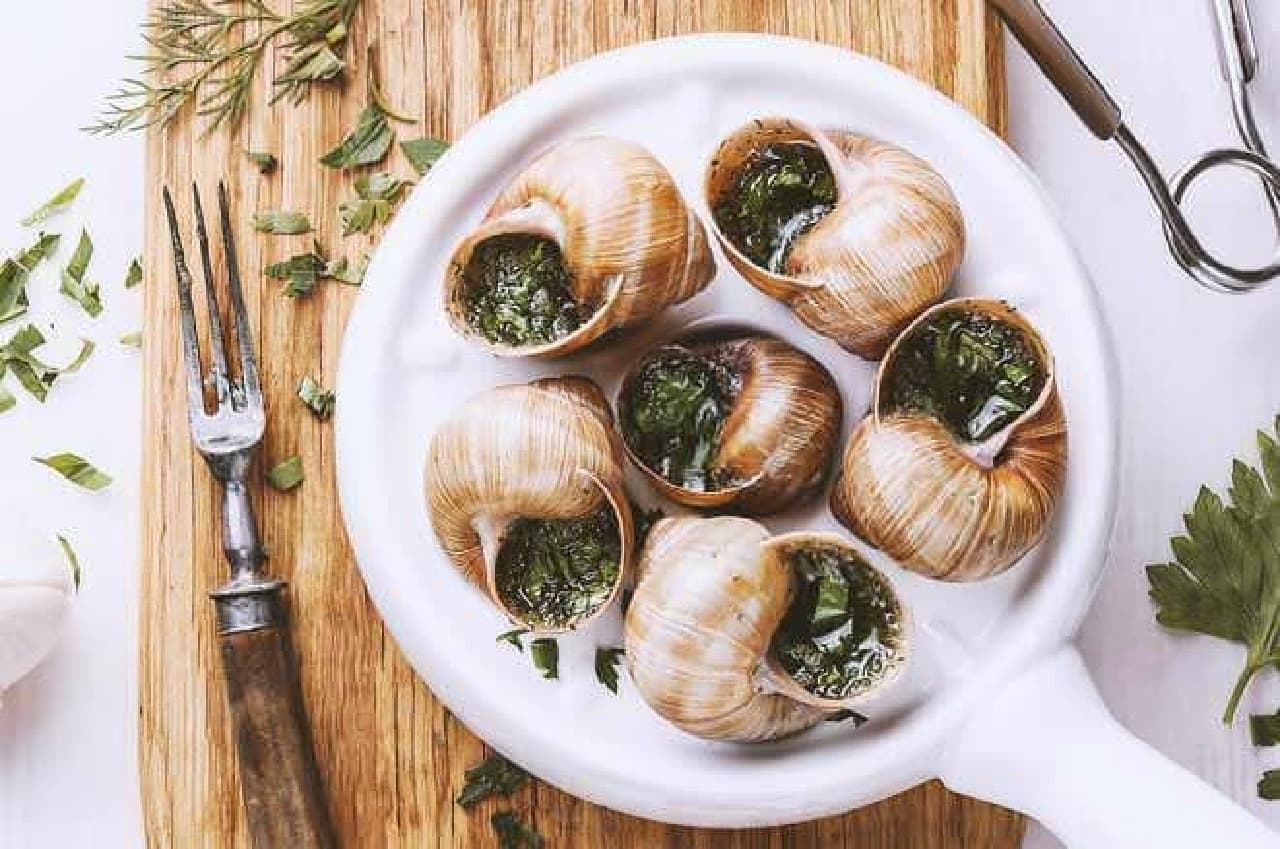 It looks delicious when cooked! But can you eat the snails that you lived with for half a year?