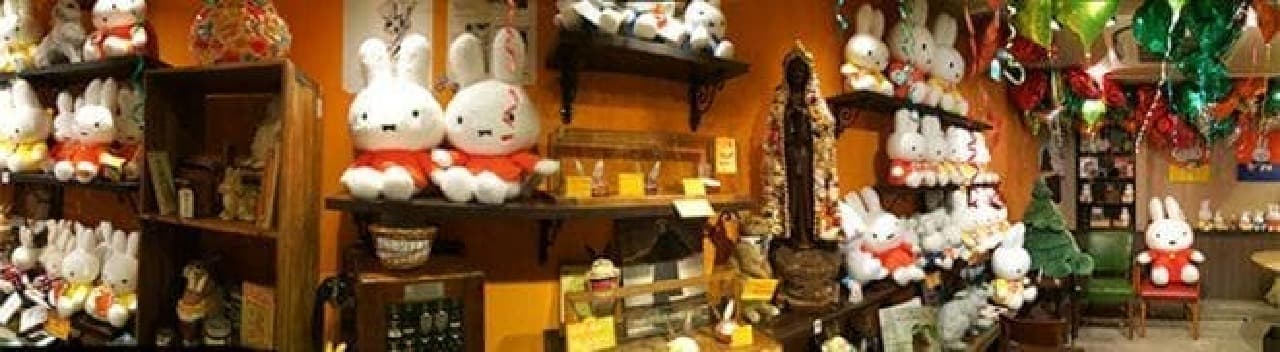 Miffy is in a row in the store