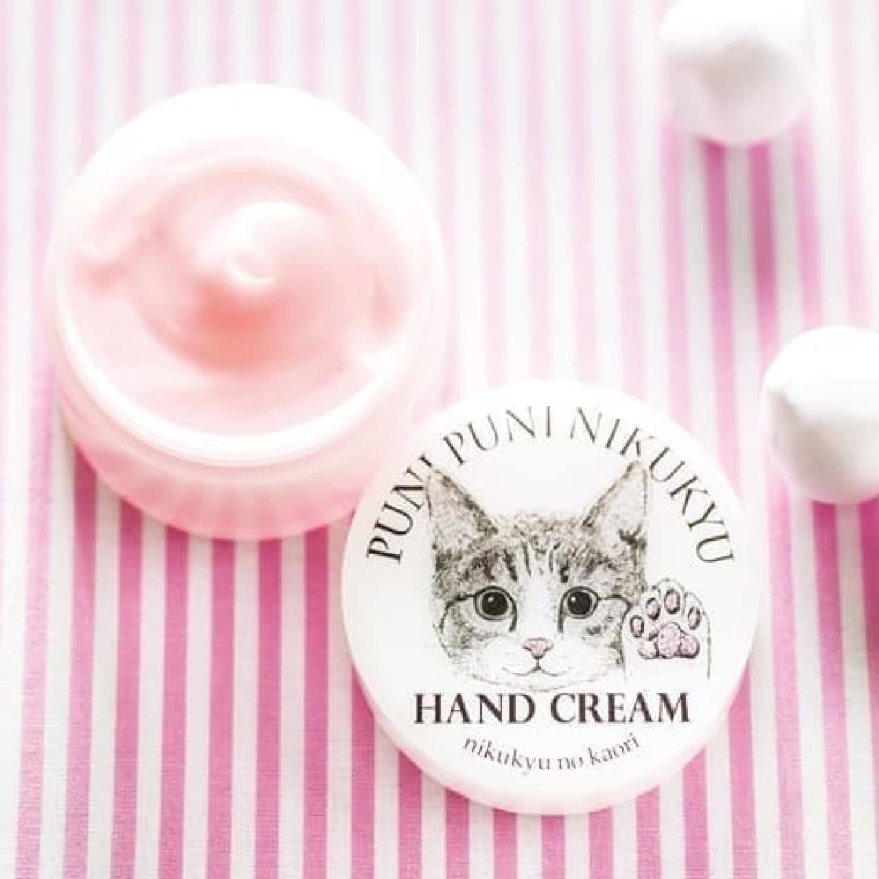 Cooperated in the development of "Paw Scent Hand Cream"
