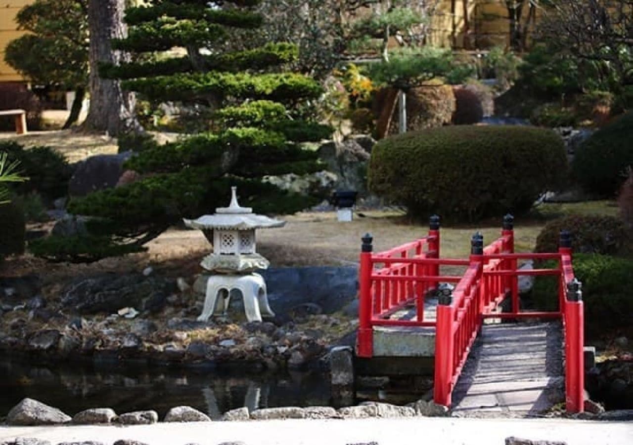 Full facilities for owners (image is Japanese garden)