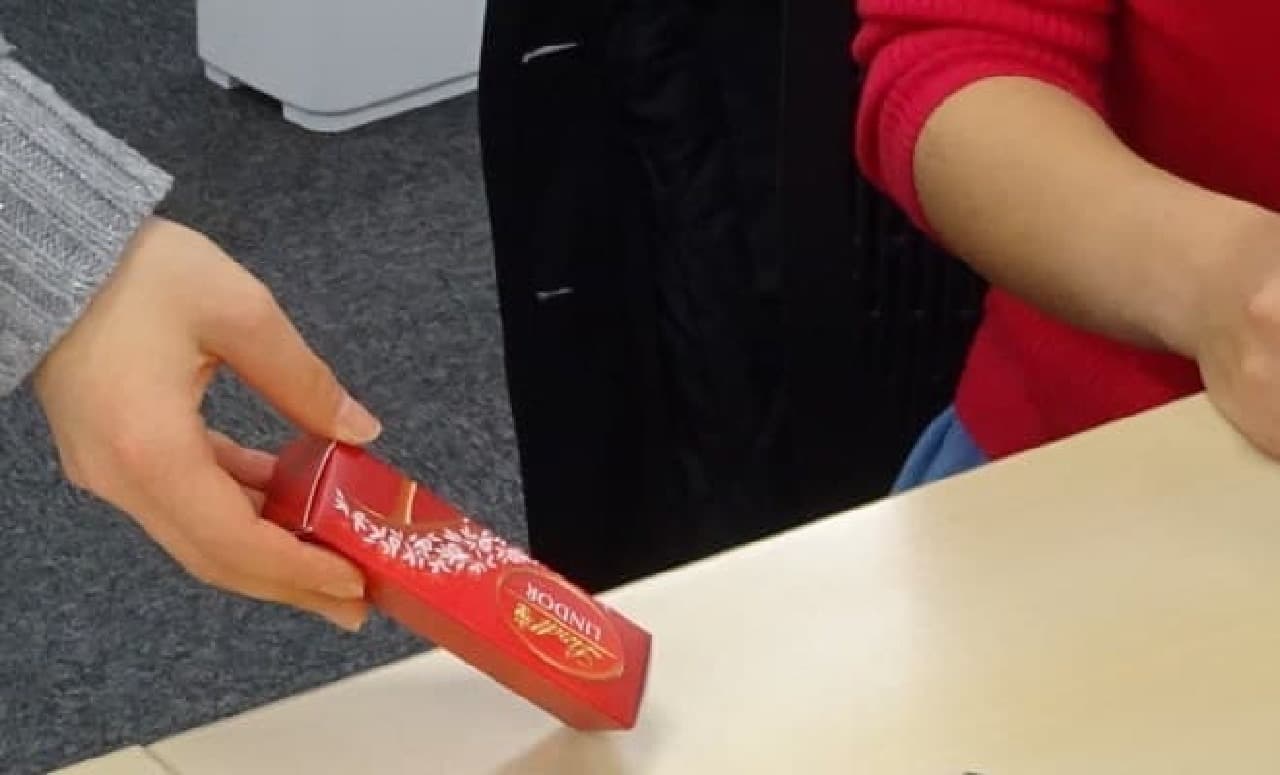 チョコは、オフィスでつまみやすい個包装です