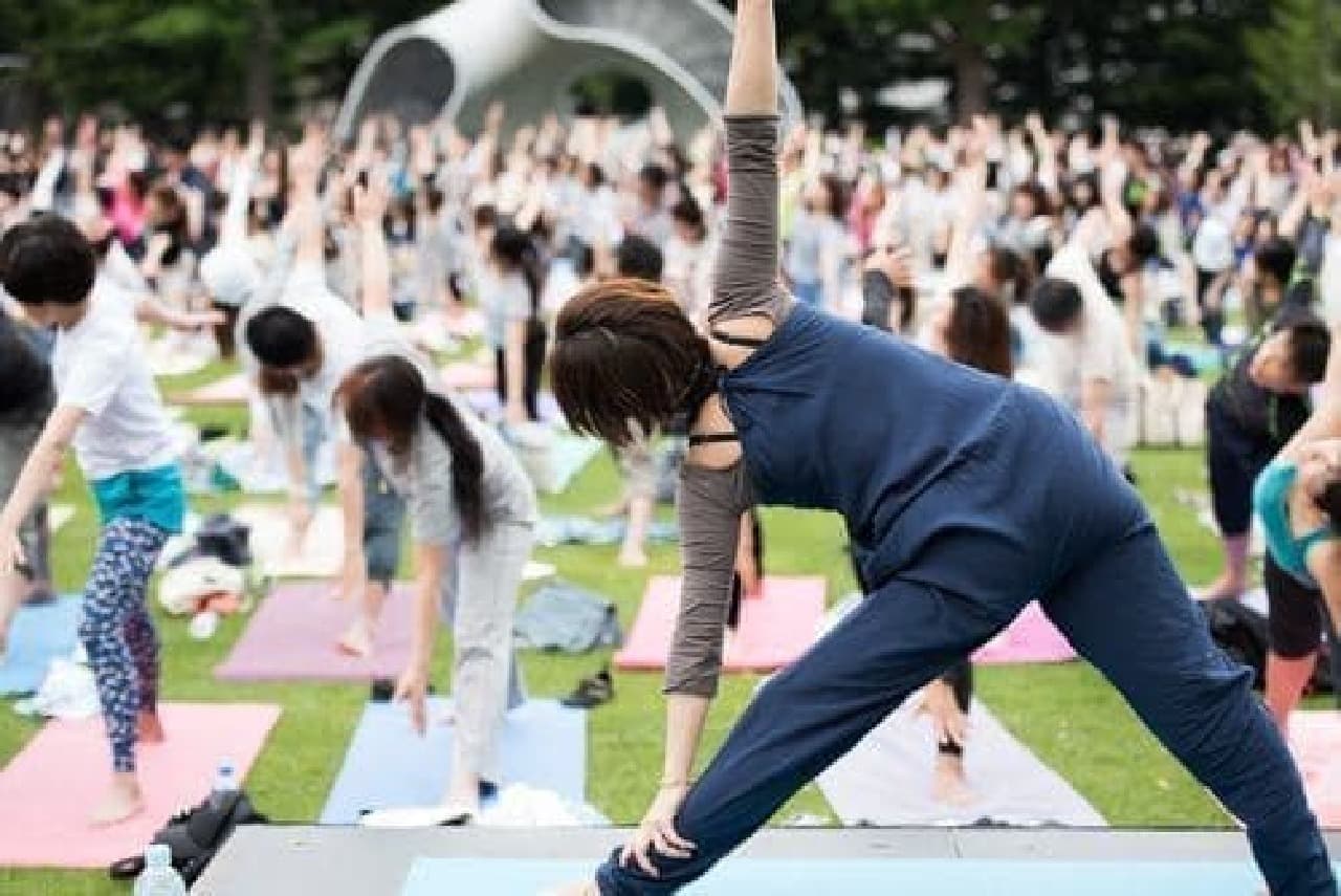 Free "outside yoga" held twice in the morning and evening (April 23-May 25)