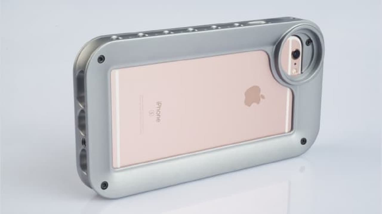 "Helium Core" that converts iPhone to a full-scale camera