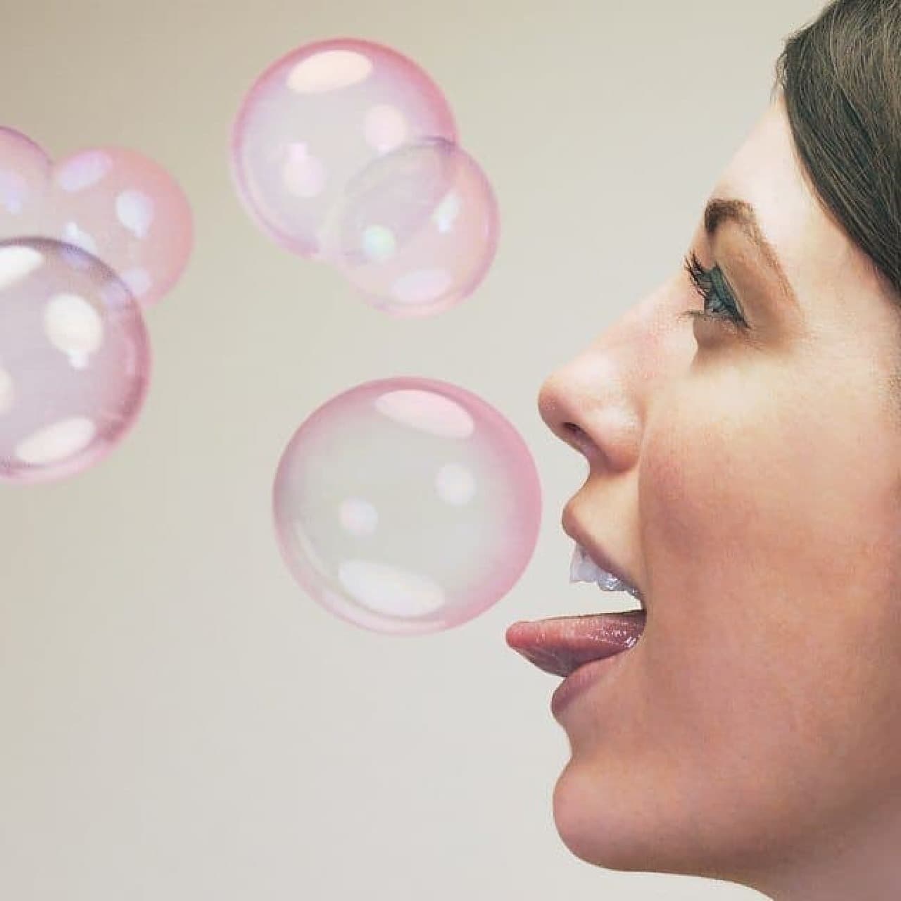 "Bubble Lick" to make your favorite drink a soap bubble