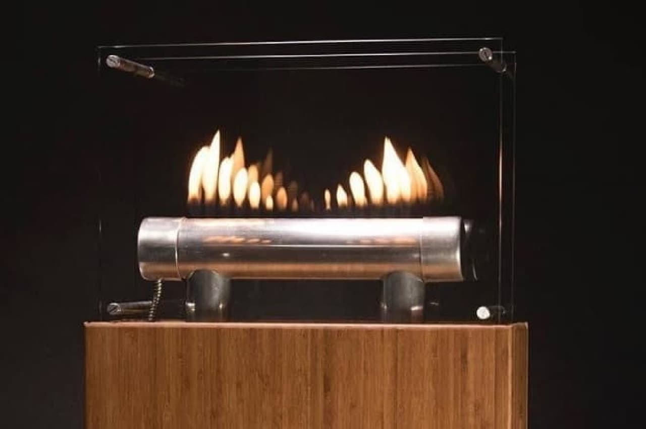 Bluetooth speaker "Fireside Audiobox" where flames dance to music