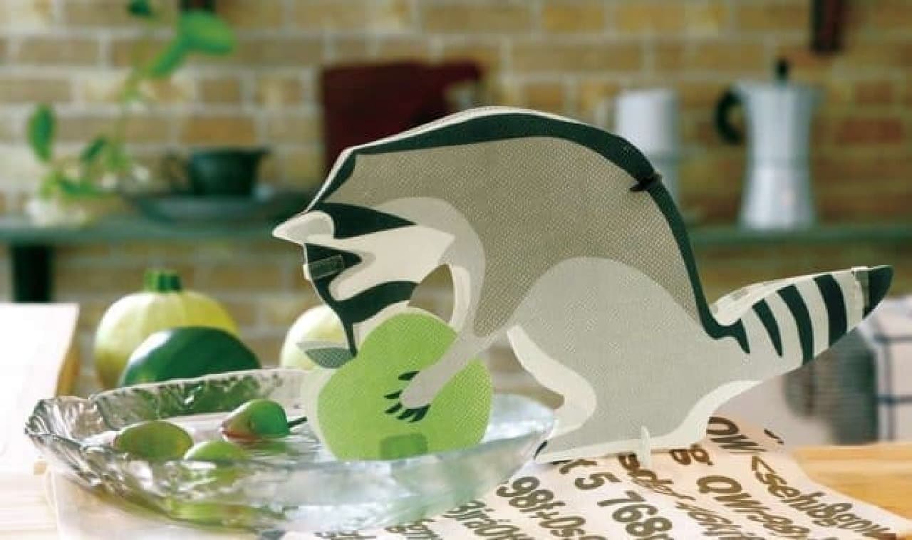 Paper humidifier with pet motif