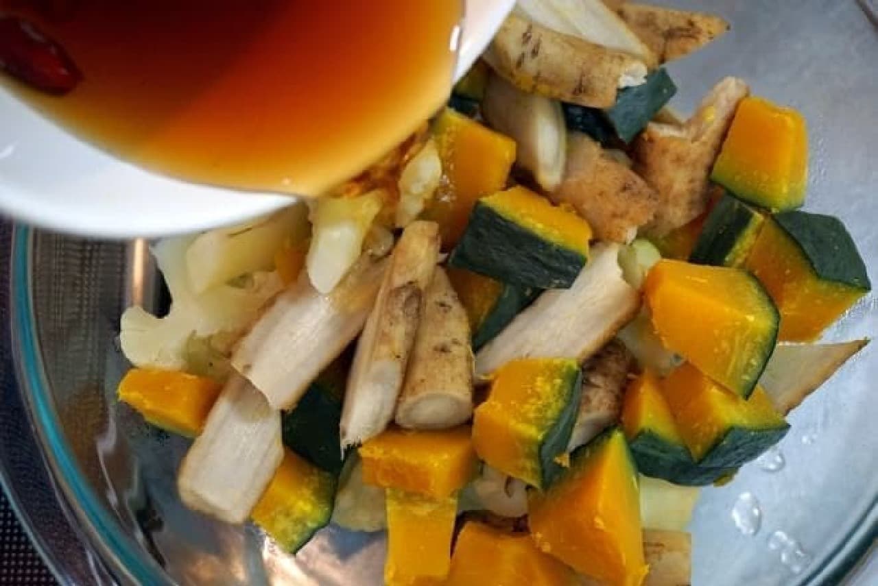 Grilled mushrooms, pickled salmon in Nanban, pickles of gobo, pumpkin and cauliflower --Mentsuyu x 3 autumn taste recipes