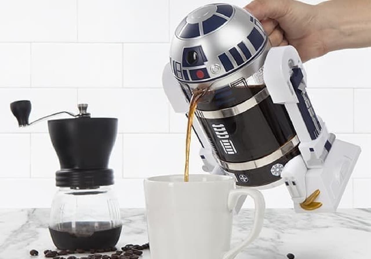 R2-D2 serves coffee and tea ... "Star Wars R2-D2 Coffee Press"