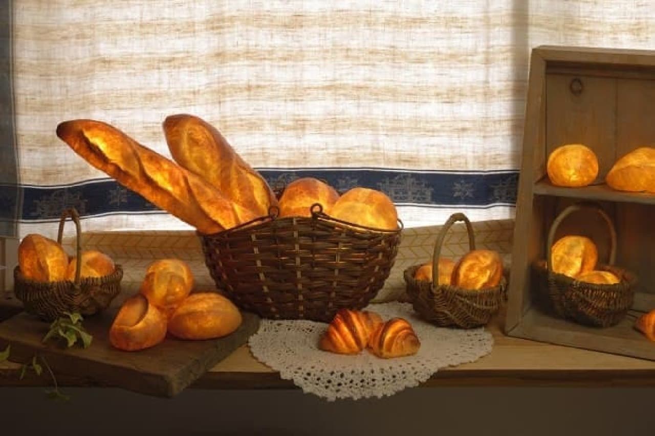 本物のパンでできた「パンプシェード」