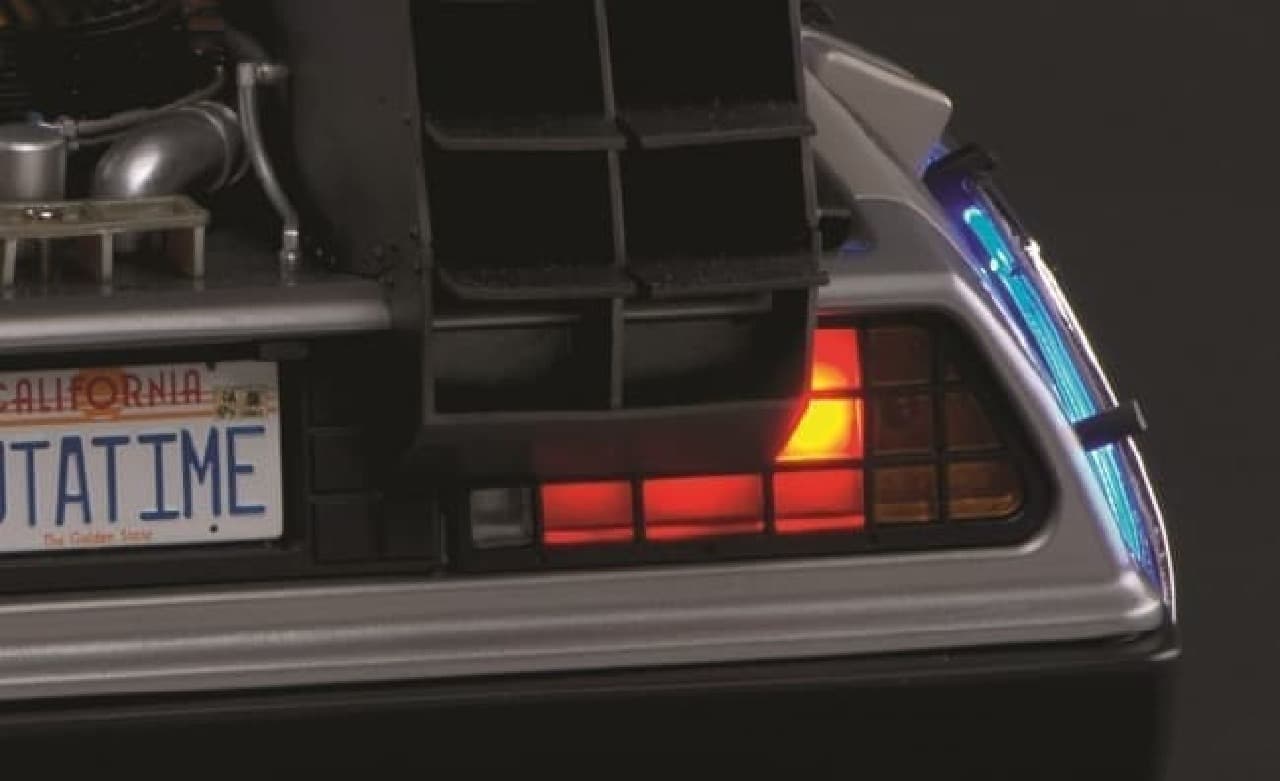 Weekly "Back to the Future Delorean"