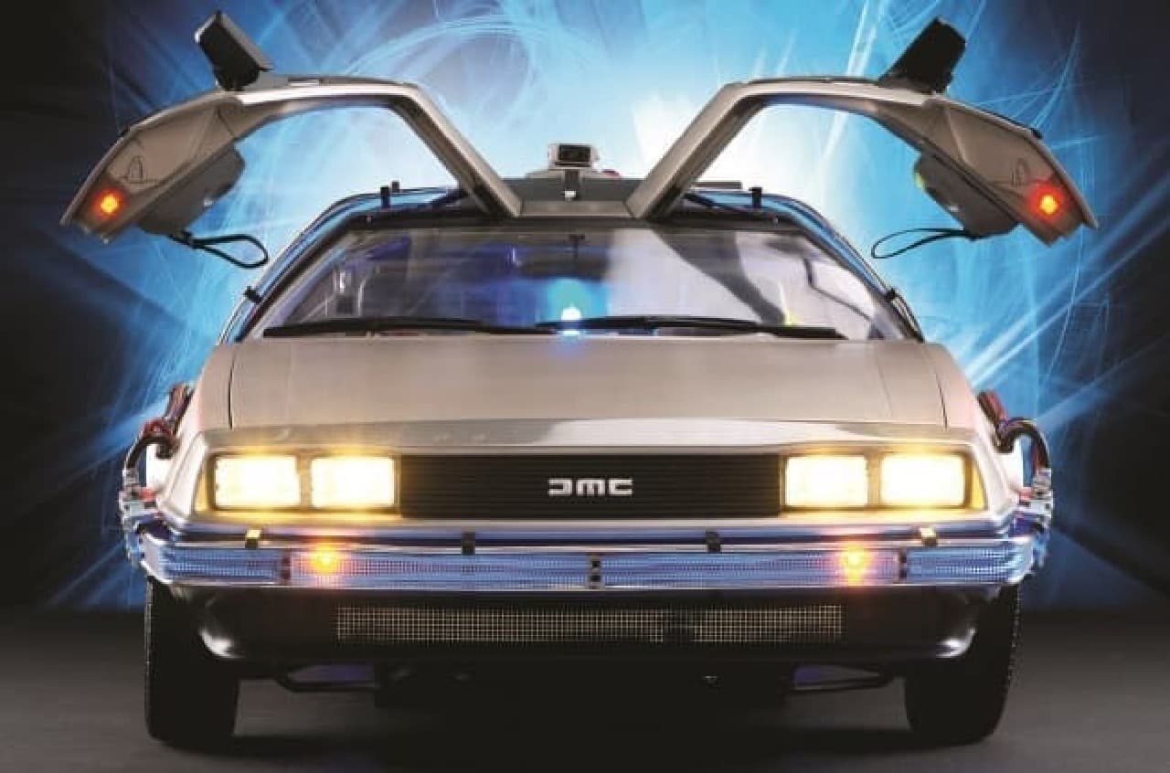Weekly "Back to the Future Delorean"