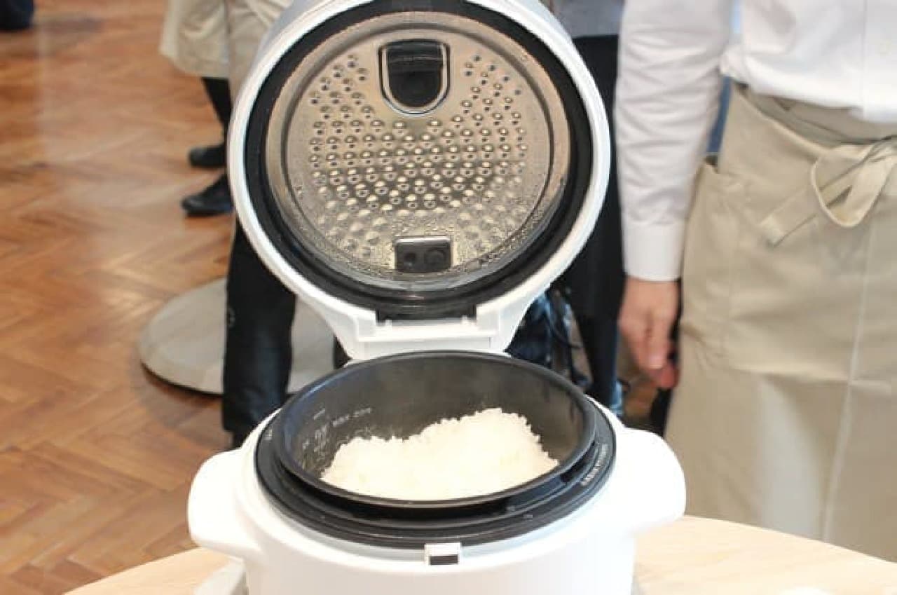 BALMUDA Electric Rice Cooker The Gohan ３go（450g）‎K03A-WH white ‎100 Volts
