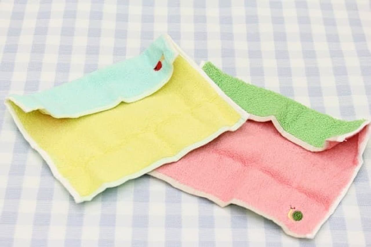 Sakura Color Products Corporation Towel Set