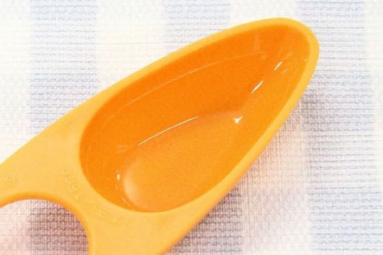 Measuring spoon that can be scooped up to Mana Sumi