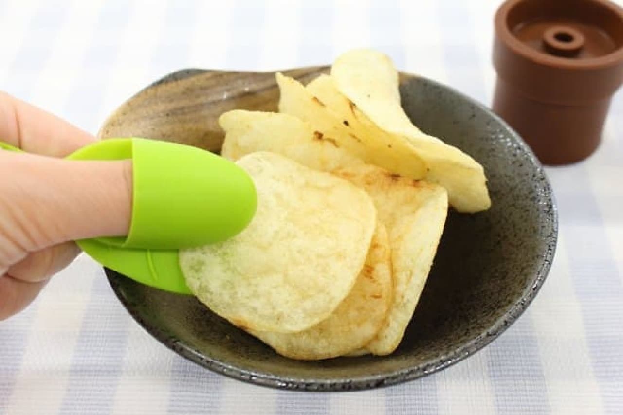Finger cot for potato chips "potato leaf"