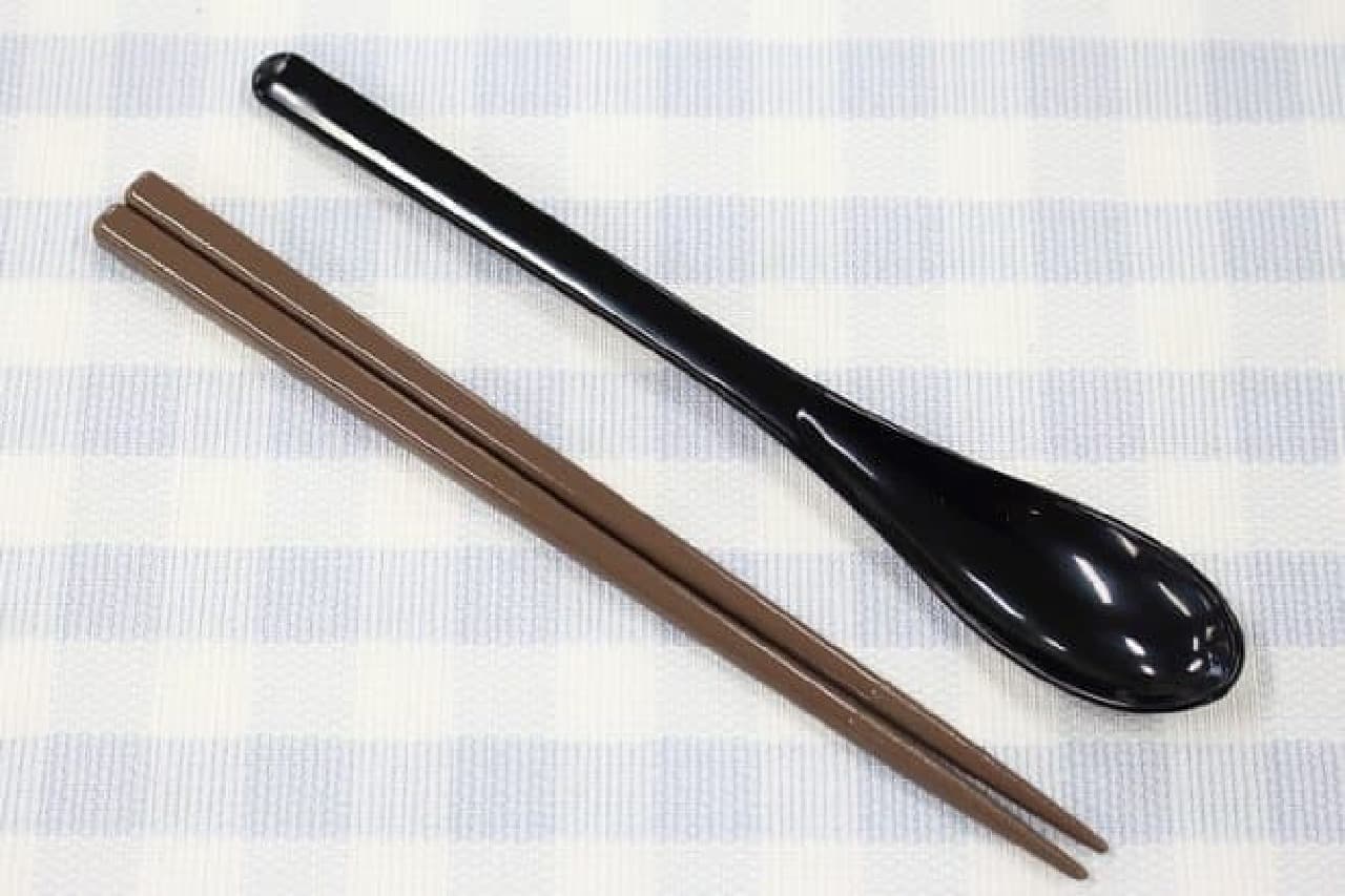 "No sound combination set" chopsticks and spoon