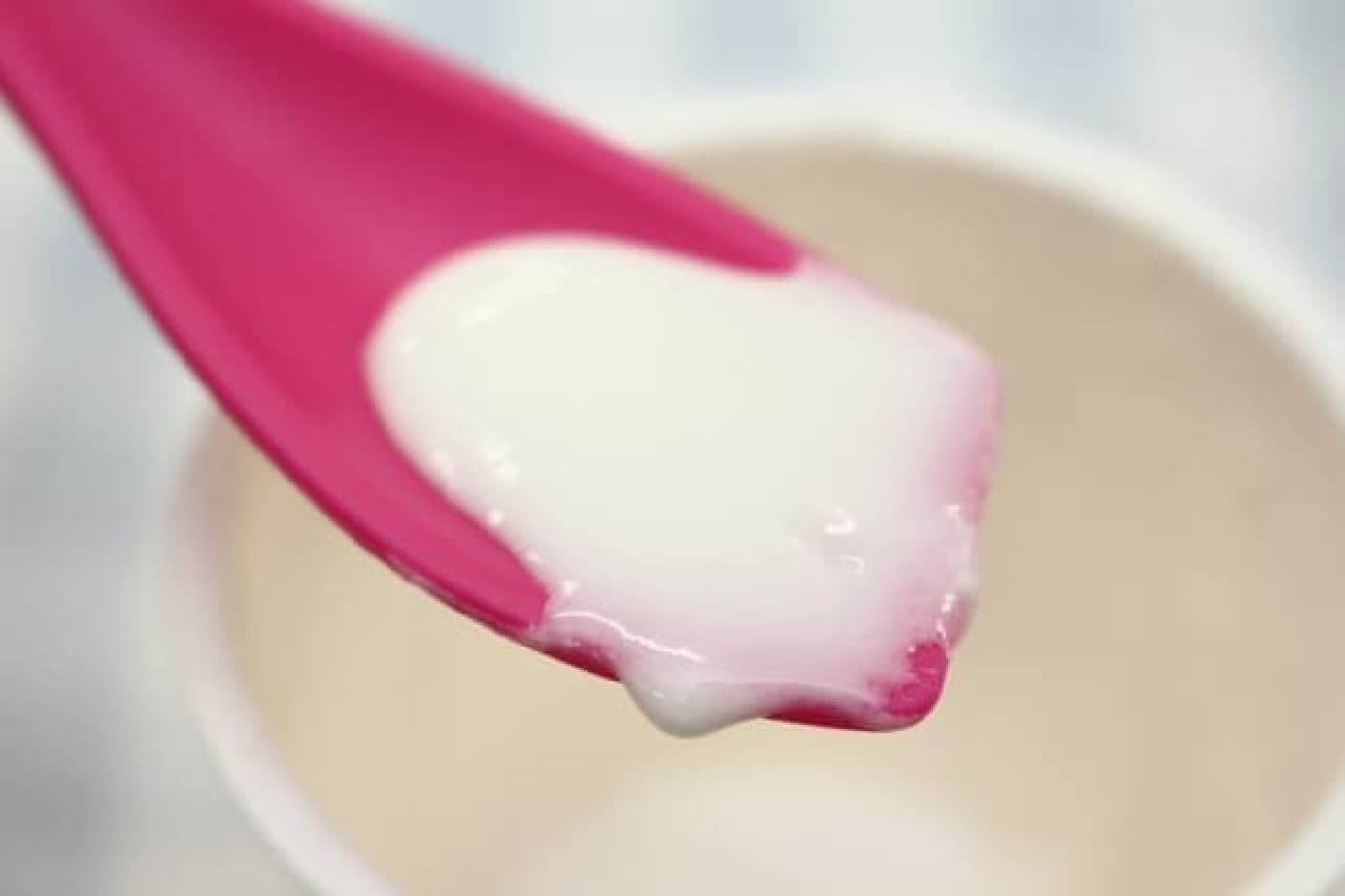 "Sweets spoon" for yogurt and ice cream