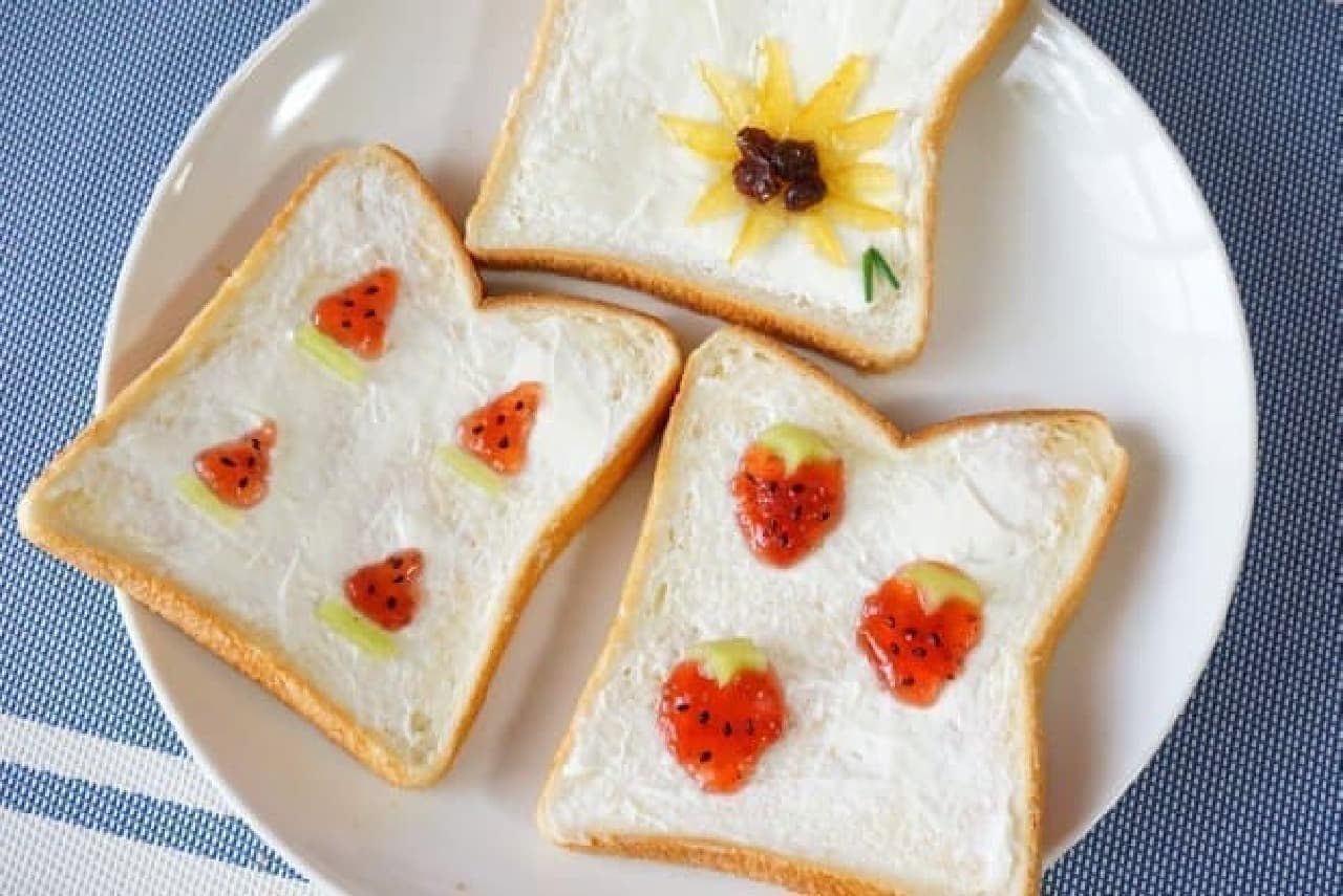Toast art, fried eggs, etc. --Three ideas to make breakfast fun
