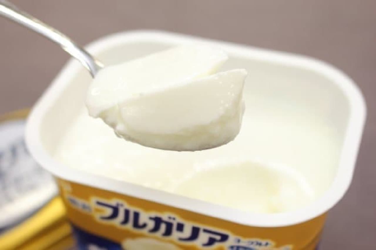 Meiji Bulgaria Yogurt Luxury Creamy Raw Milk 100 and Smooth Rich