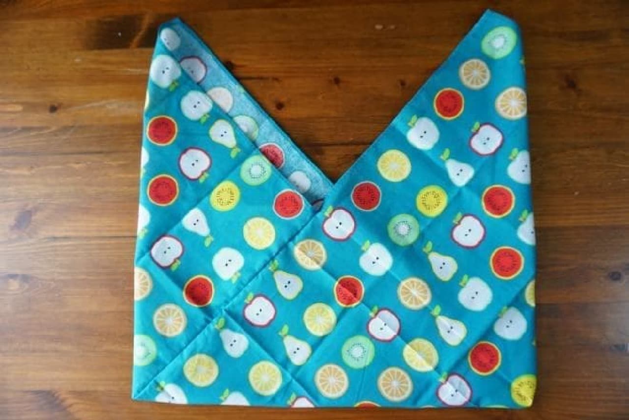 Easy arrangement of Hundred yen store towels and washcloths --Azuma bag, apron for children, walnut button