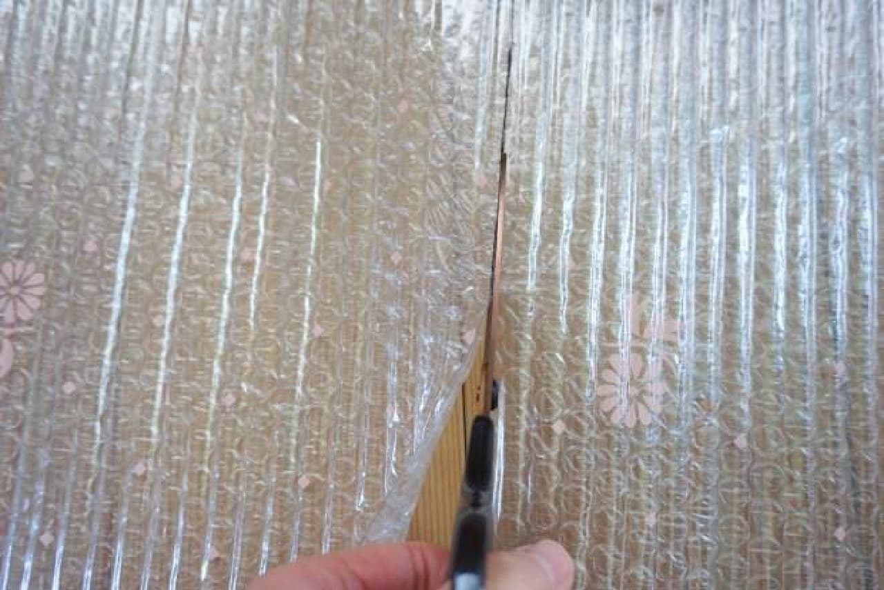 Nitoms "Window glass insulation sheet for uneven glass"