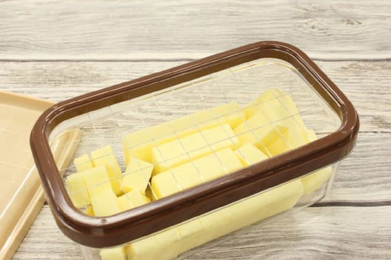 バターは5gずつで保存--ワイヤーで豪快にカットする貝印のバターケース [えんウチ]