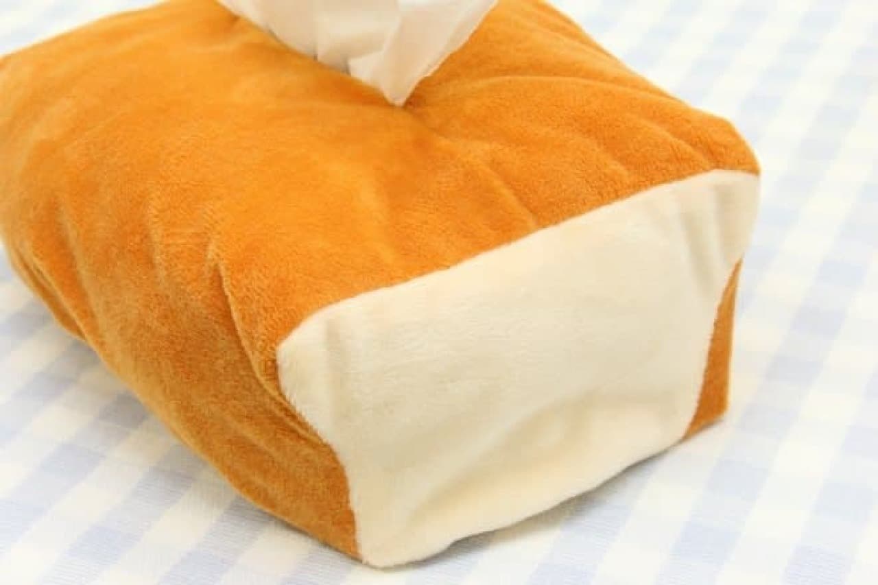 Bread miscellaneous goods, tissue cases, slippers, pillow pads, etc. from the 300 yen shop "3 COINS"
