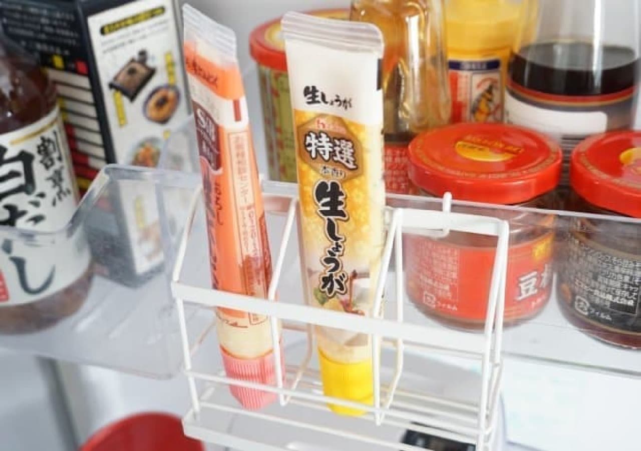 With Daiso tube stand hook