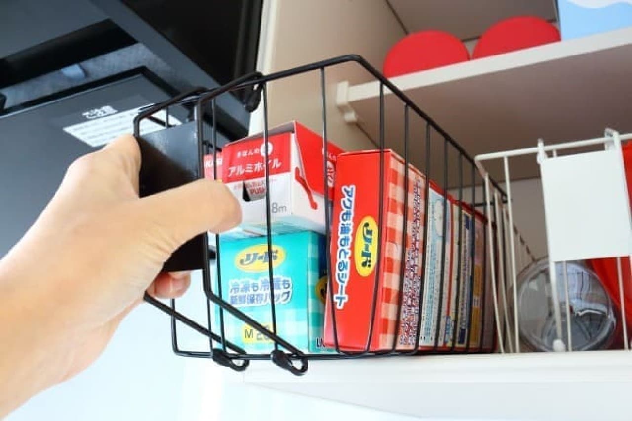 Organize kitchen cupboards with 3COINS "basket with handle"! Convenient storage and loading / unloading