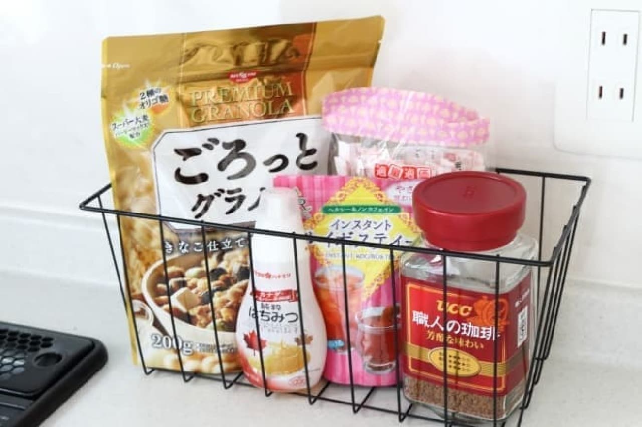 Organize kitchen cupboards with 3COINS "basket with handle"! Convenient storage and loading / unloading