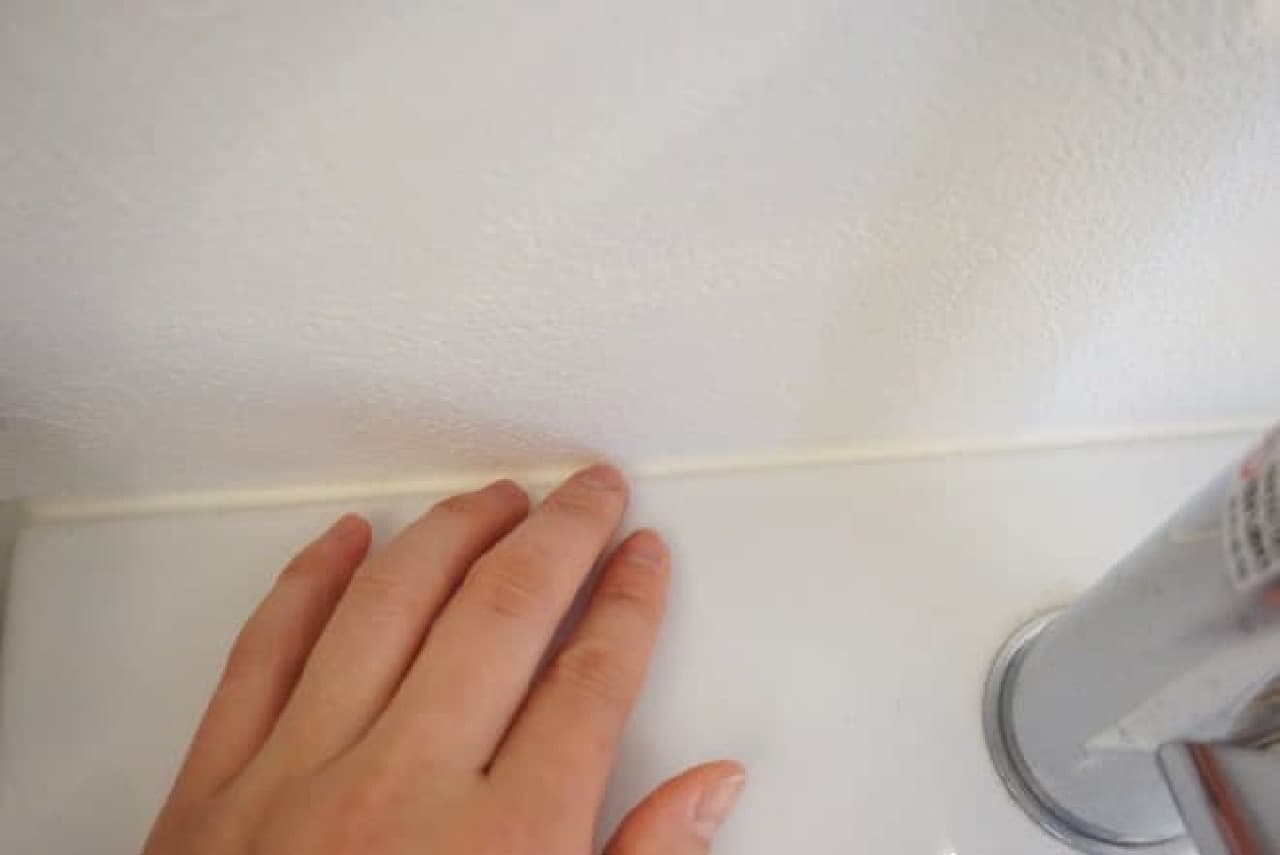 Scotch mending tape prevents stains