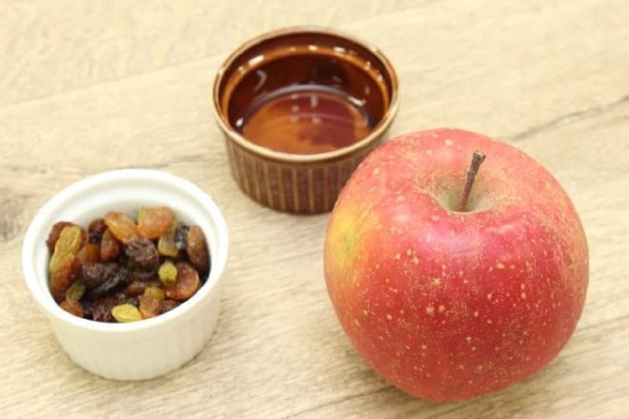 3 ingredients, a recipe for an apple compote that can be easily microwaved--also for ice cream and yogurt toppings