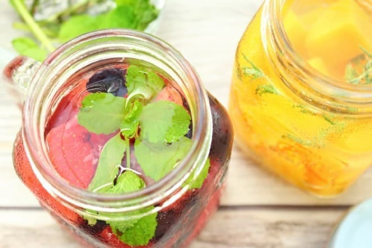 Cool cold drink recipes--smoothies that don't require a blender, soda with ice cream, etc.