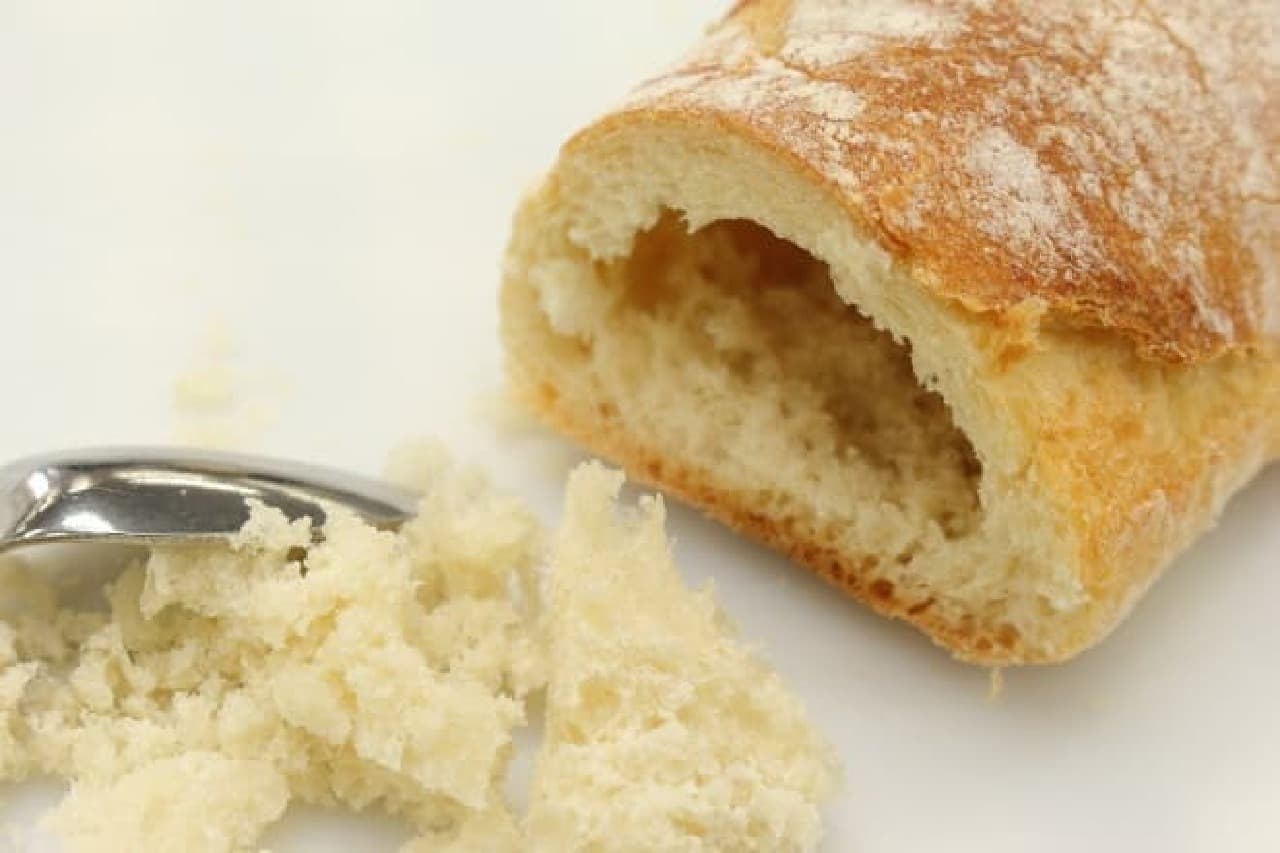 フランスパンとポテトサラダで作るスタッフドバゲットの簡単レシピ