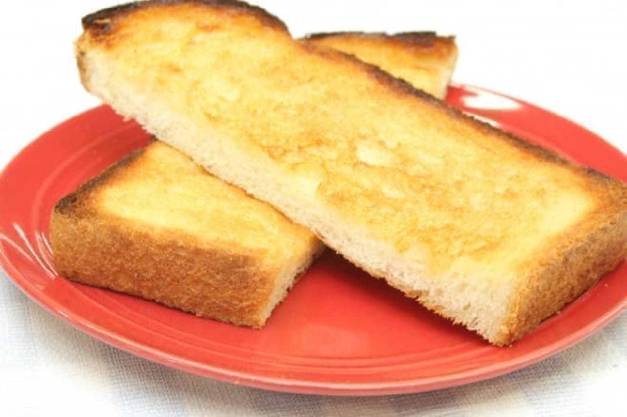 ケーキシロップとバターがじゅんわり ワッフルみたいに甘くて香ばしいトーストのレシピ えんウチ