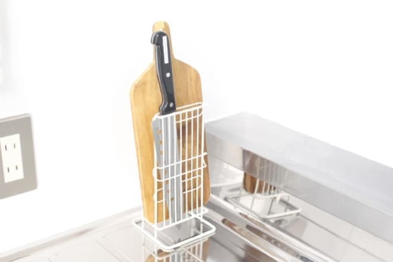 Daiso kitchen knife & cutting board stand