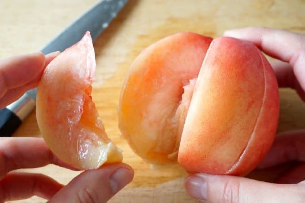 The trick behind peeling peaches