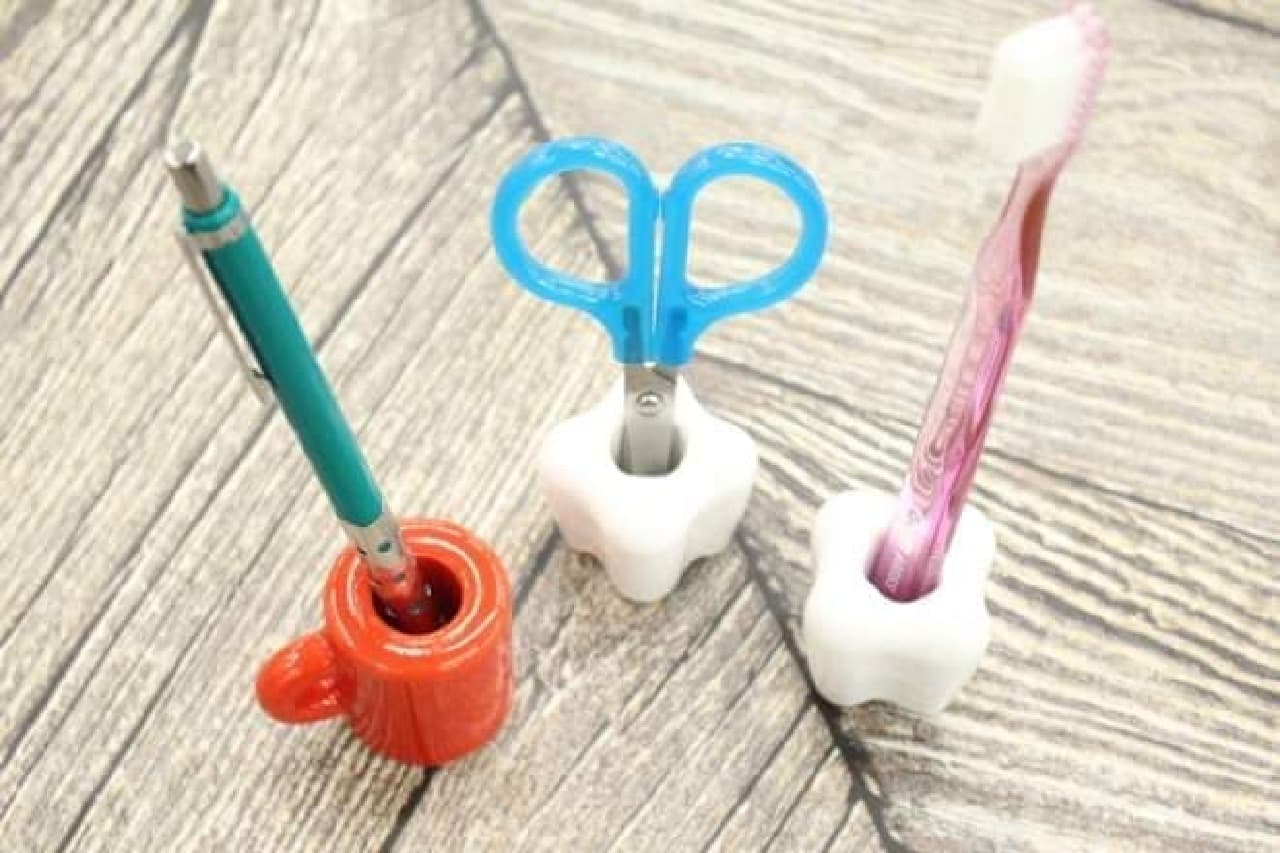 Ceria toothbrush stand