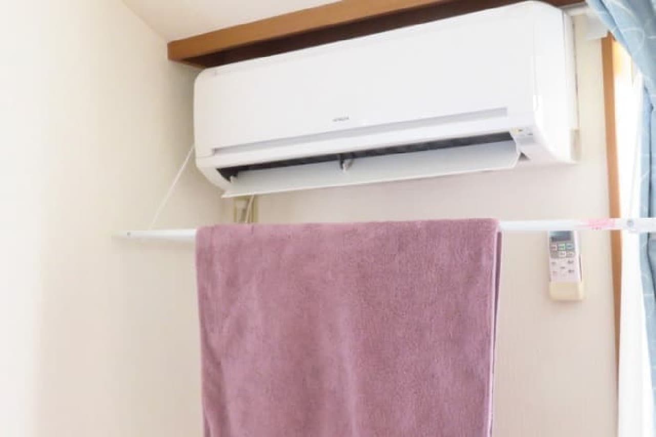 Air conditioner hanger