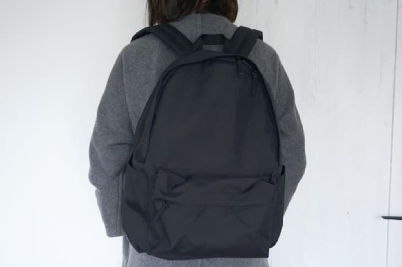 MUJI "Backpack with PC pocket to reduce the burden on the shoulder"