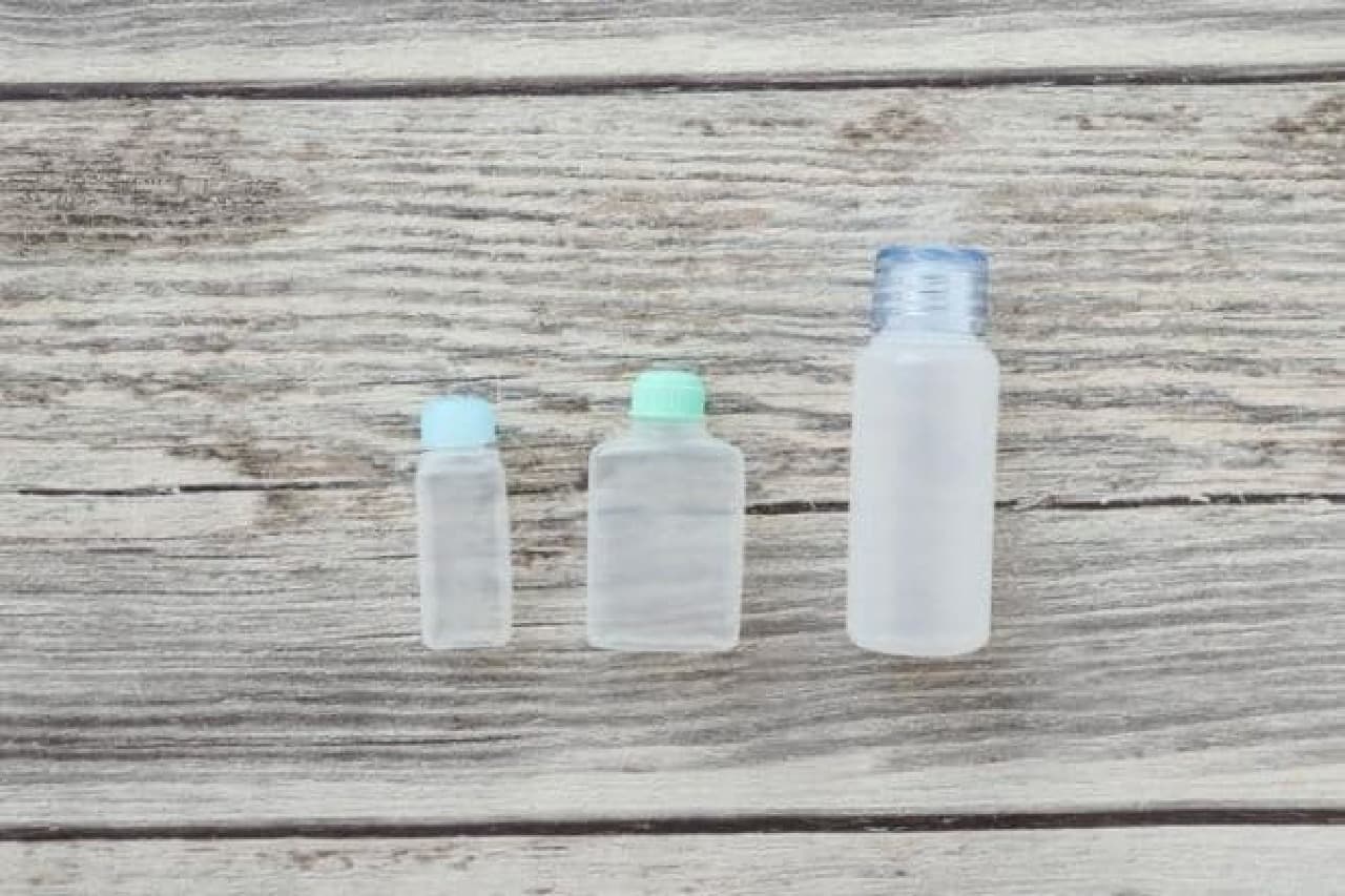 Carry liquid cosmetics with soy sauce vial