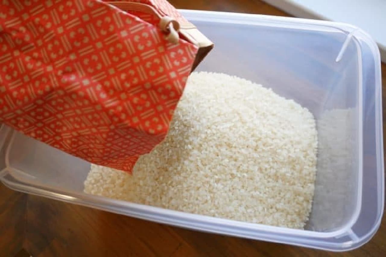 Daiso's 5kg rice box