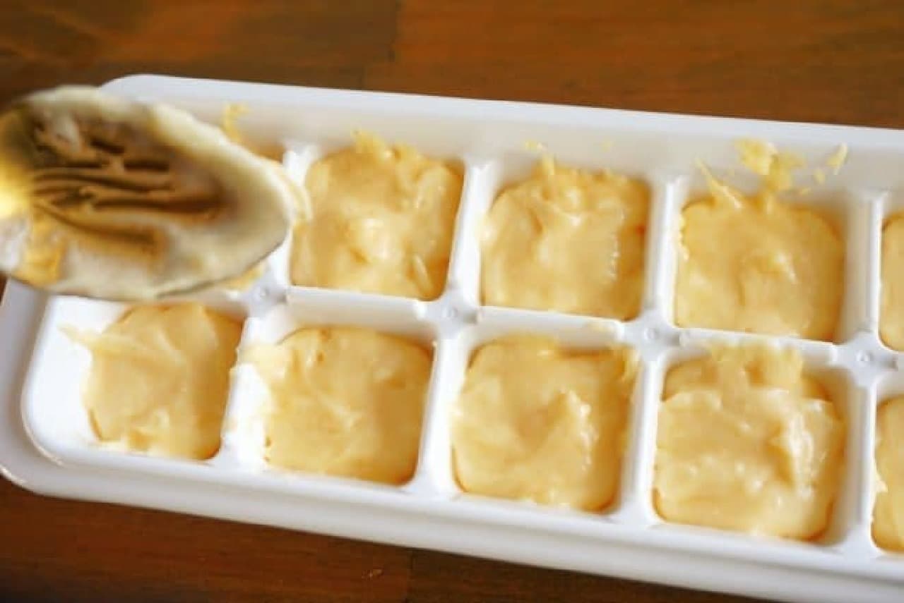 Steamed bread in an ice tray