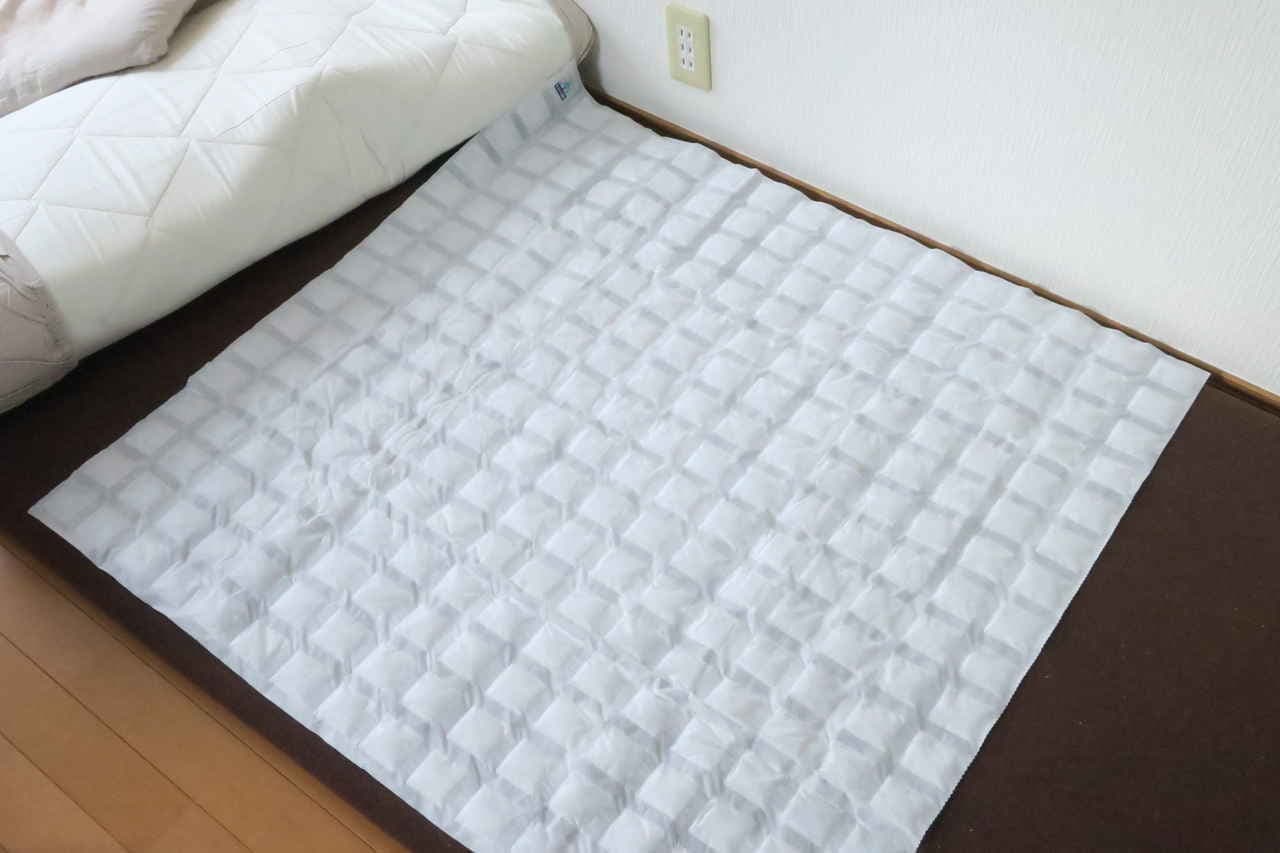Comfortable sleep dehumidifying sheet for mattresses