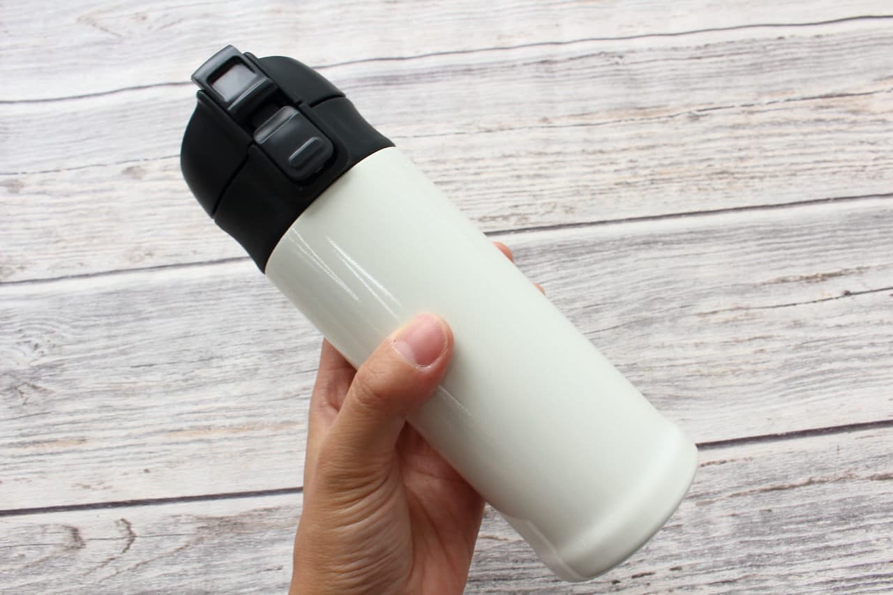 保温・保冷でき、夏場の水筒として役立つイオン「HOME COORDY（ホームコーディ）」のステンレスボトル