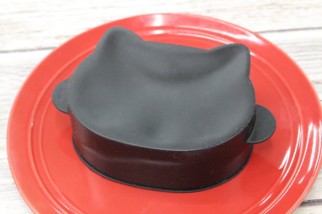 100円ショップのキャンドゥで見つけた厚焼きホットケーキやパンケーキの型、作り方は簡単